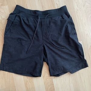 lululemon black THE SHORT (Small, 7 inch)
